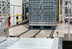 Plastic Euro Pallets vs. Wooden Pallets: Which Is Better?
